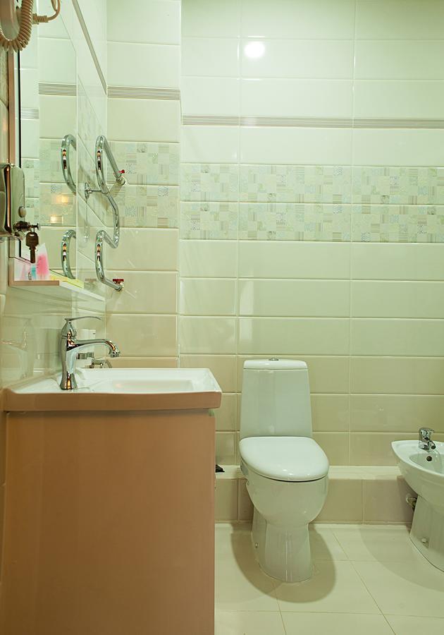 Hotel Topaz Astana Luaran gambar