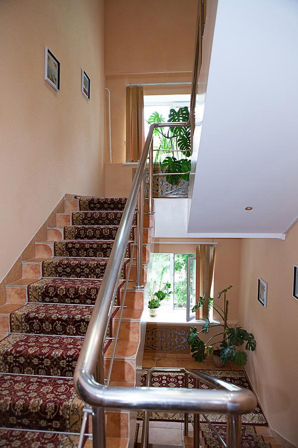 Hotel Topaz Astana Luaran gambar