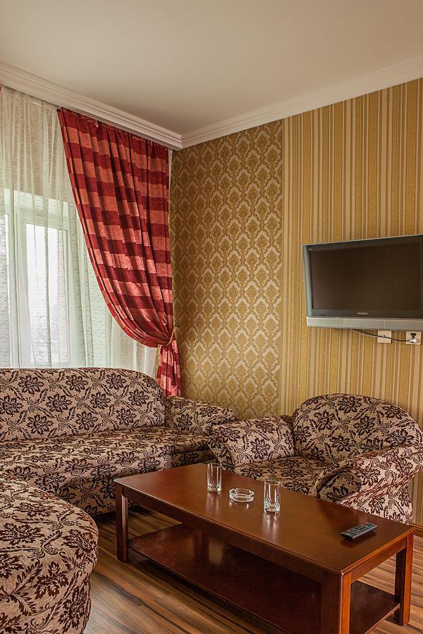 Hotel Topaz Astana Luaran gambar